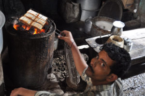 The toast being made at Laxmi Chai Source: varanasialive.com